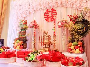 Bàn thờ gia tiên được trang trí thật cẩn trọng